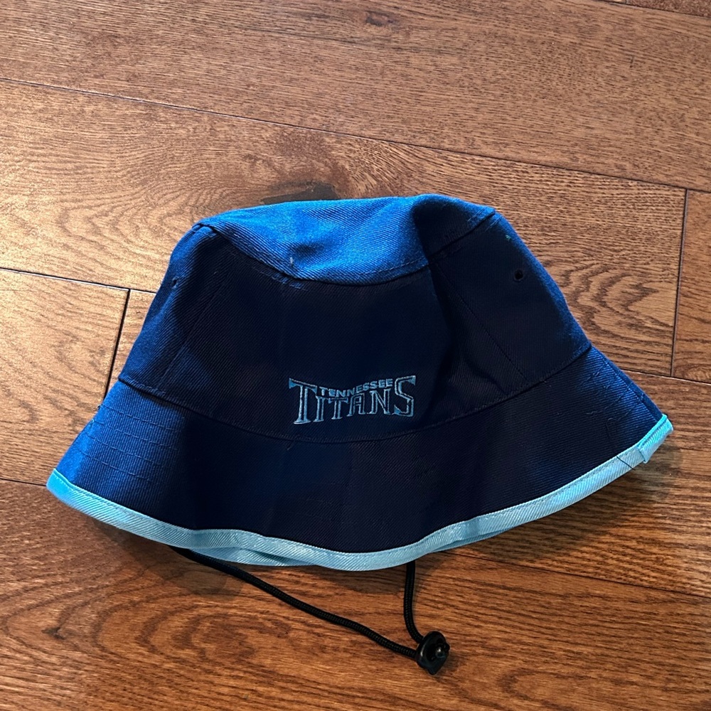 Brand new Tennessee Titans bucket hat - Picture 3 of 3